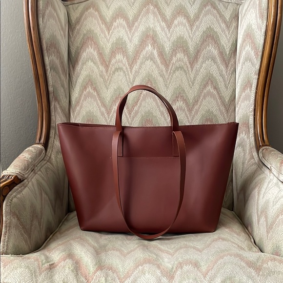 Madewell Essential Zip-top Brown Leather Tote. Color Cinnamon.  - Picture 2 of 4